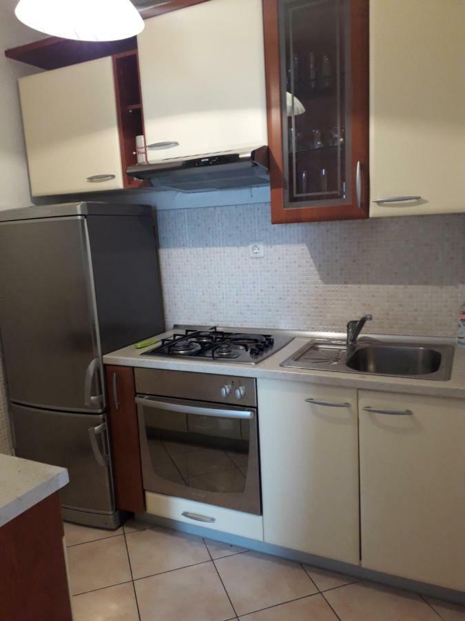 Apartmani Mara I Kata Omiš Exterior foto