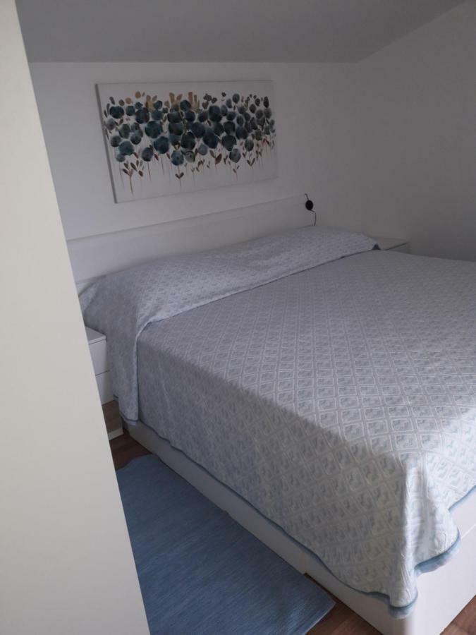 Apartmani Mara I Kata Omiš Exterior foto