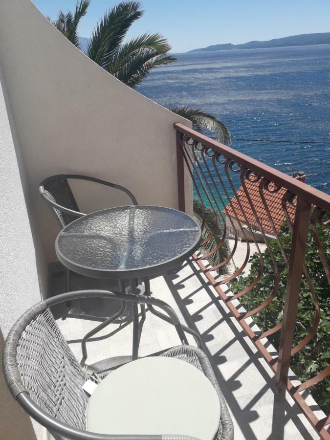 Apartmani Mara I Kata Omiš Exterior foto